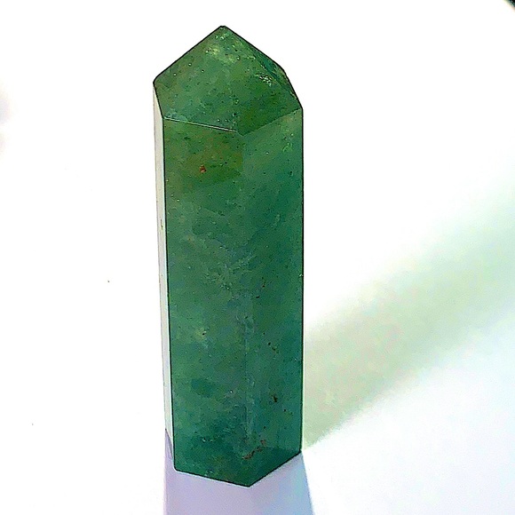 GREEN STRAWBERRY QUARTZ POINT TOWER - Picture 2 of 9